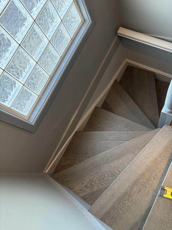 Custom timber staircase by SNS Carpentry
